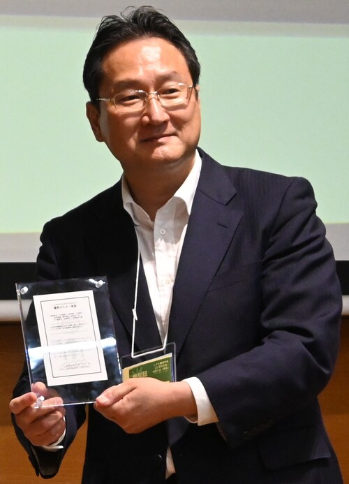 医学部児童青年期精神医学講座の高橋秀俊特任教授らと医学部医学科